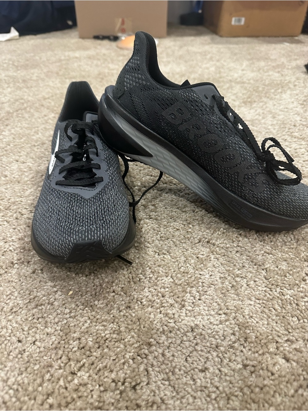 Brooks Men's Black and Gray Running Shoes
